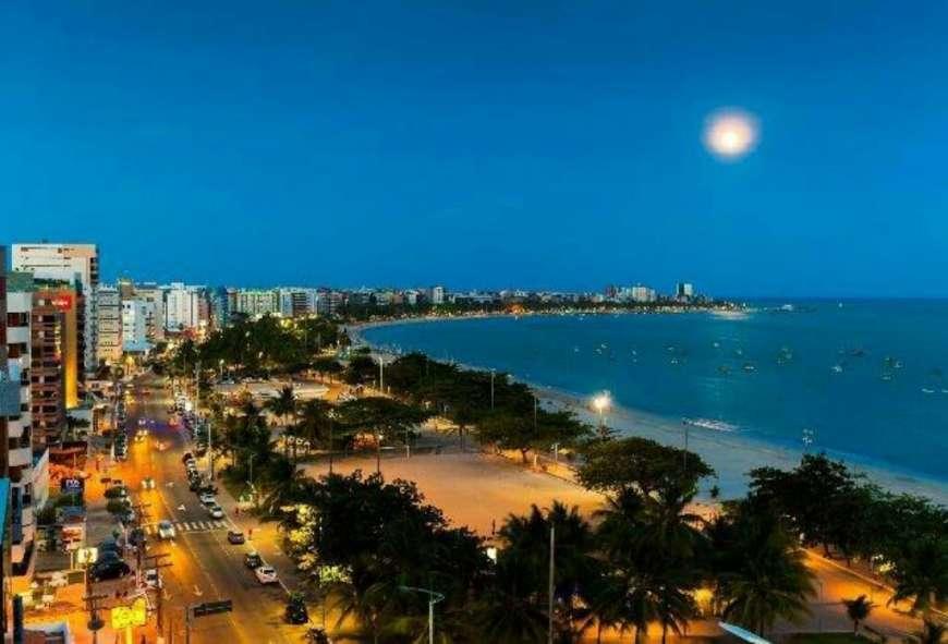 BEIRA MAR PAJUÇARA COM VARANDA E VISTA apto 603 Apartamento Maceió